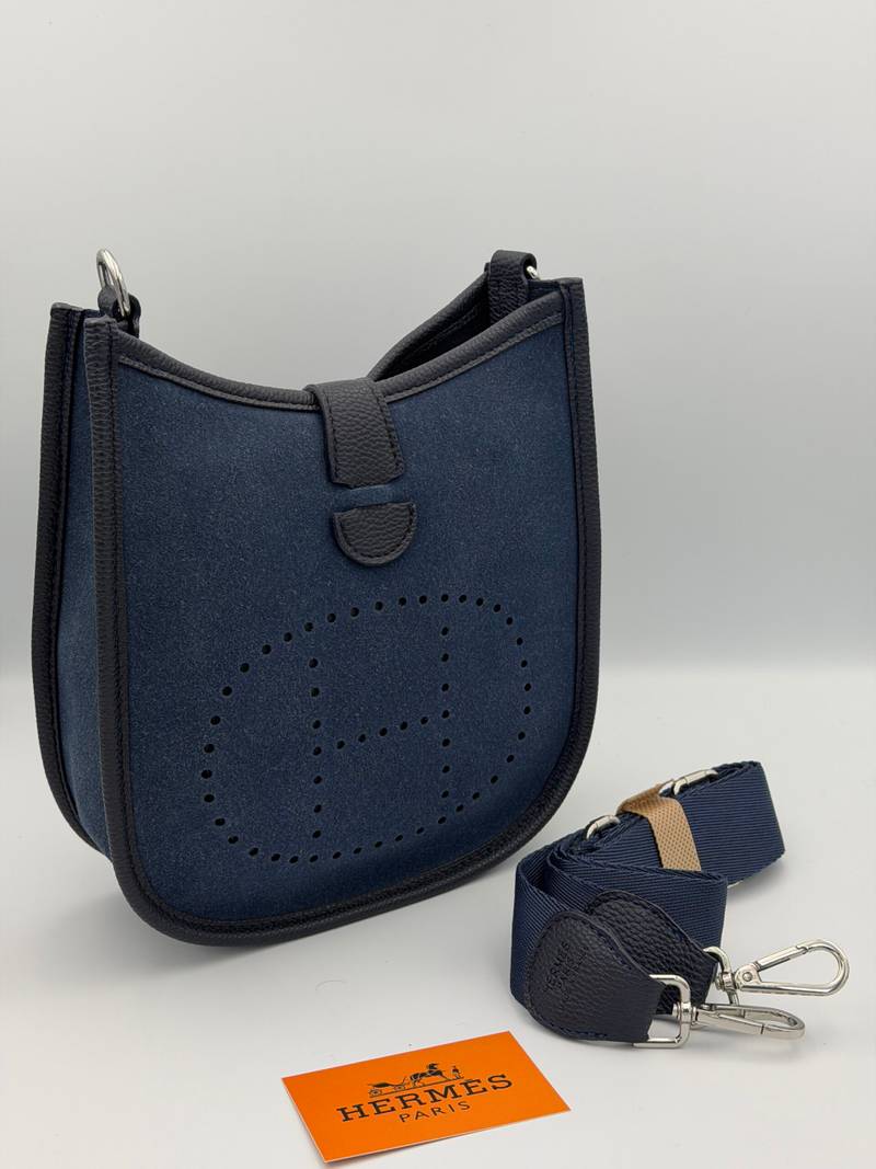 HERMES TWAREG 20CM bleu marine – Image 1