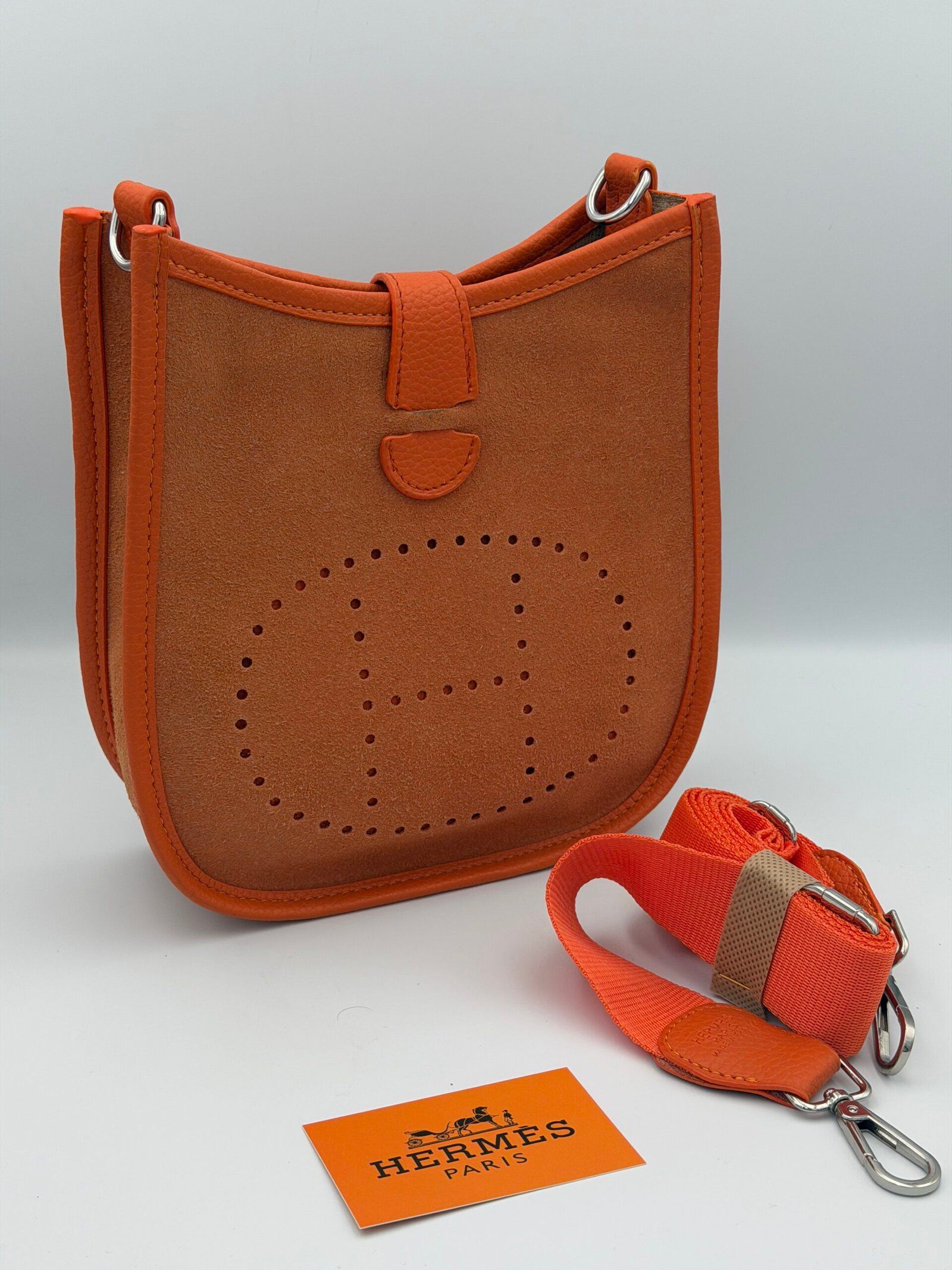 IMG_4785 HERMES TWAREG 20CM Orange – Image 1