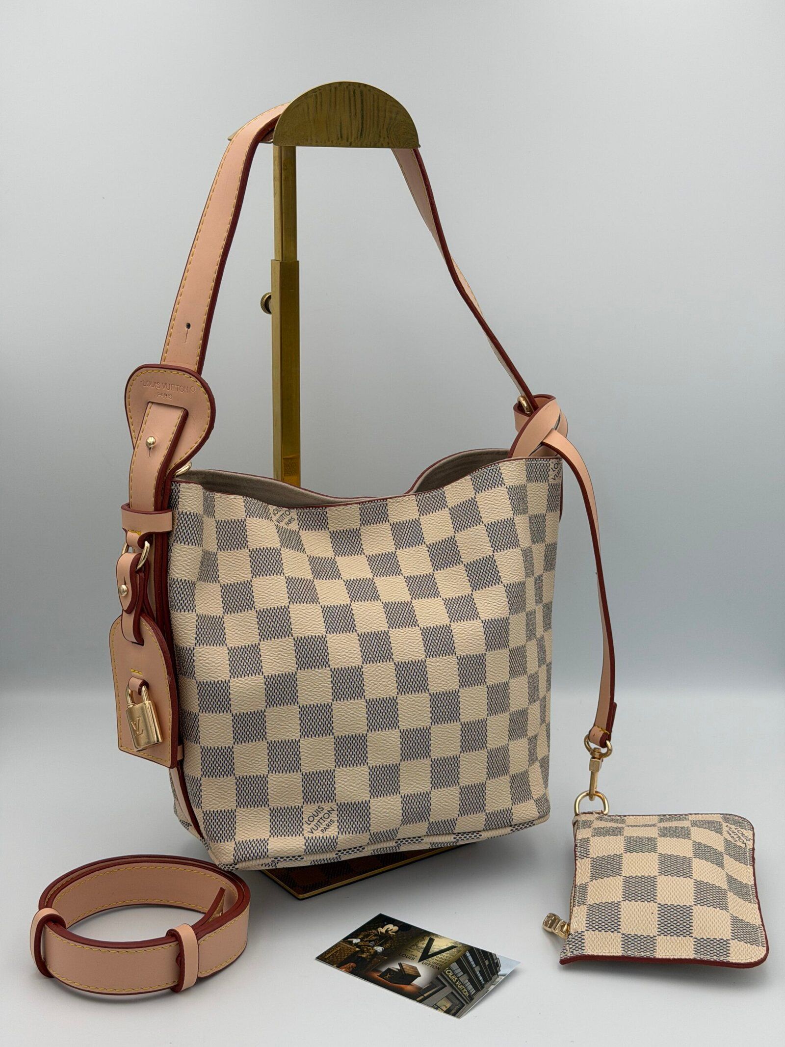 IMG_4822 LV ALL IN BB 25CM Beige crevette – Image 1